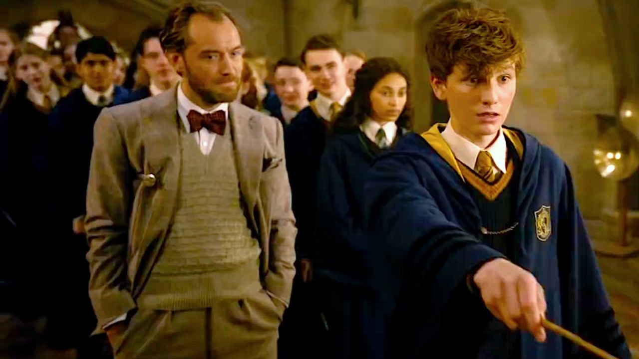 Fantastic Beasts: The Crimes of Grindelwald - Back To Hogwarts