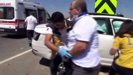 Suriyelinin Kullandığı Otomobil Kamyonete Çarptı: 1 Ölü, 4 Yaralı