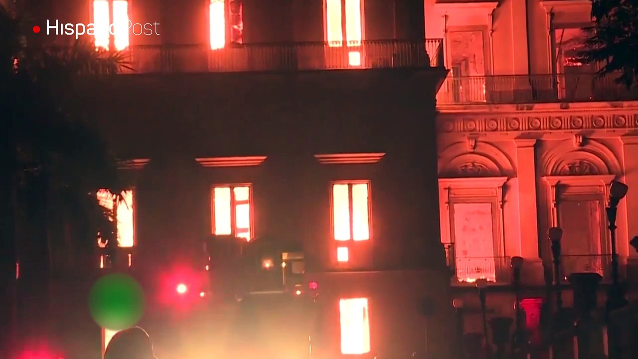 Voraz incendio redujo a cenizas una de las joyas arquitectónicas de Río de Janeiro