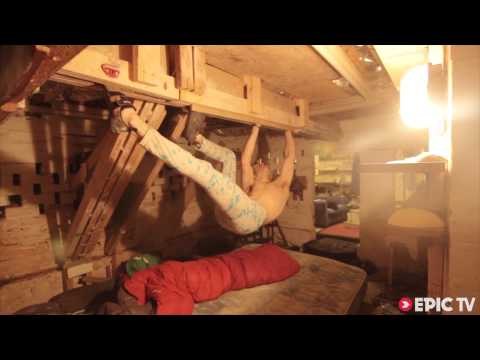 Nalle Hukkataival climbs mega boulder problem Gioia (8C+/V15) | EpicTV Climbing Daily, Ep. 228