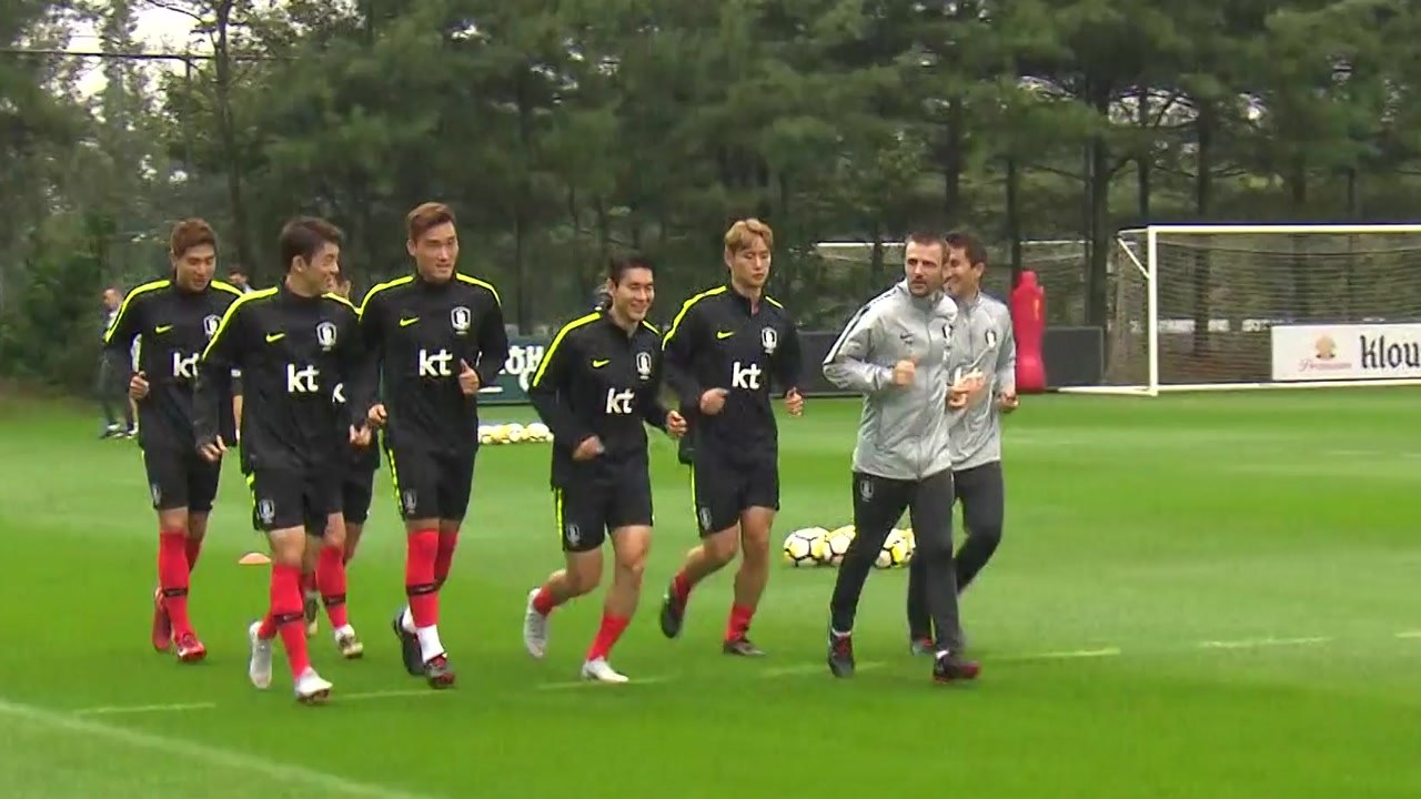 축구 대표팀 첫 소집..."아시안게임 선수들 긍정적 분위기 기대" / YTN