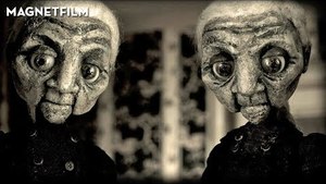 The twin girls of Sunset Street | A Short Film by Marc Riba & Anna Solanas