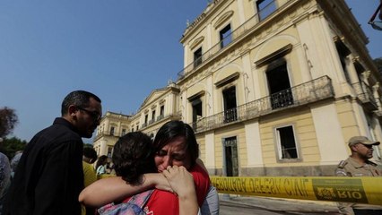 Aberto inquérito para apurar causas do incêncio do Museu Nacional