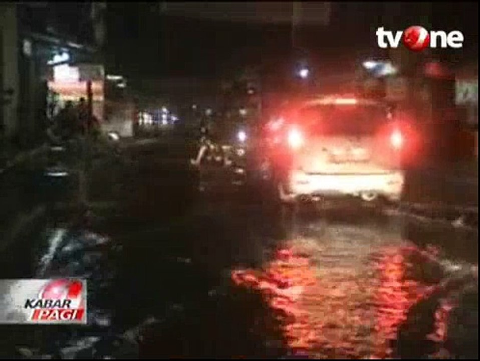 Hujan Deras Akibatkan Sejumlah Perumahan dan Tol Jakarta-Cikampek Banjir