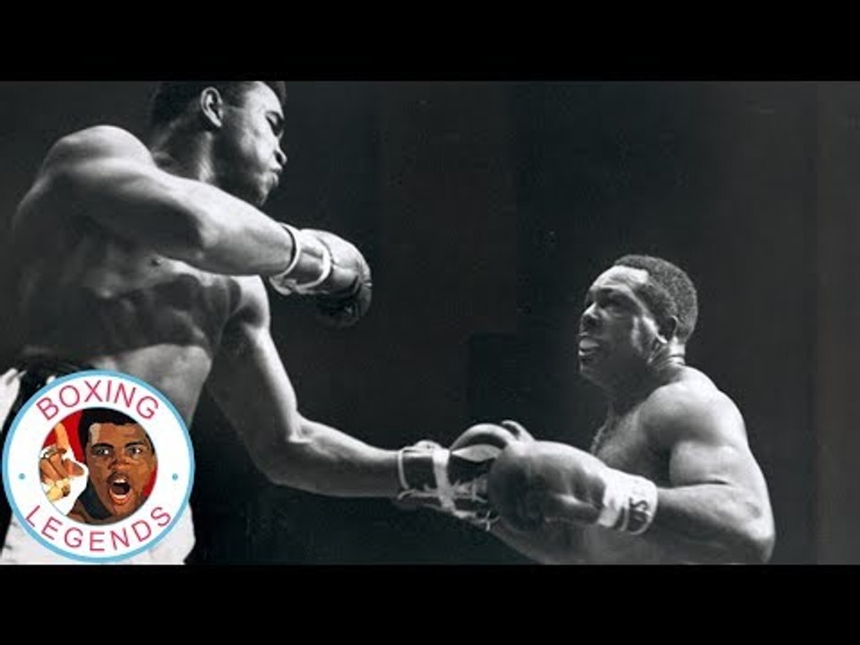 Muhammad Ali vs Archie Moore (Highlights)