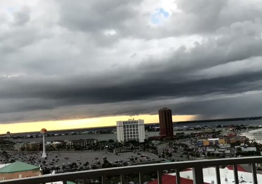 Timelapse Captures Outer Bands of Tropical Storm Gordon Rolling Into Pensacola