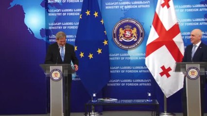 AB Komisyonu Üyesi Hahn'dan Gürcistan'a Ziyaret