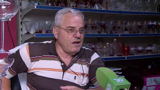 Inspektorët kërkojnë ryshfet - Top Channel Albania - News - Lajme