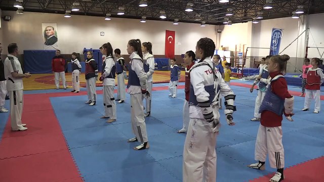 Tekvando antrenörü babanın, şampiyon kızı - KIRKLARELİ