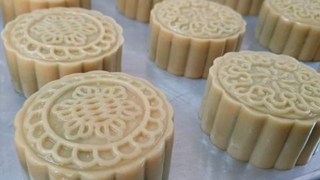 Big demand for Noor Asmah’s mooncakes