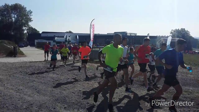 La Province - Départ de la course de 15,5 kilomètres au Jogging du Terroir Walloon à Quévy-le-Grand