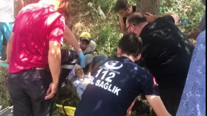 Otomobilin Çarptığı Yaşlı Adam Mezarcının Bahçesine Düştü