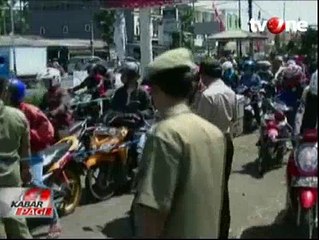 Seorang WNA Asal Inggris Mengamuk Saat Terjaring Razia