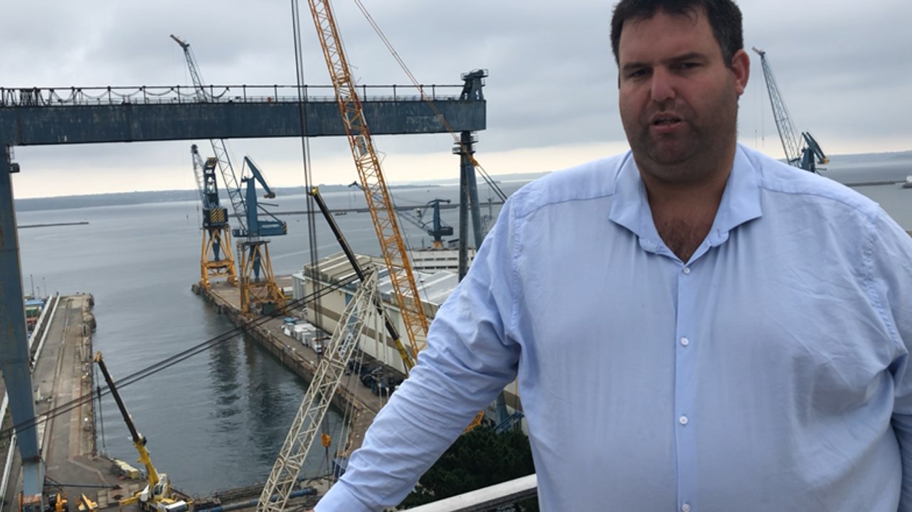 Démontage du portique de Naval Group à Brest :