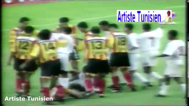 الشوط الاول مباراة الترجي الرياضي و الوداد الرياضي 4-1 ذهاب نهائي كاس الكؤوس الافريقية 1998