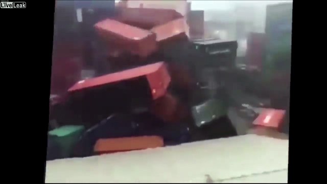 Typhon à Taiwan - Images impressionnantes de la tempête du siecle