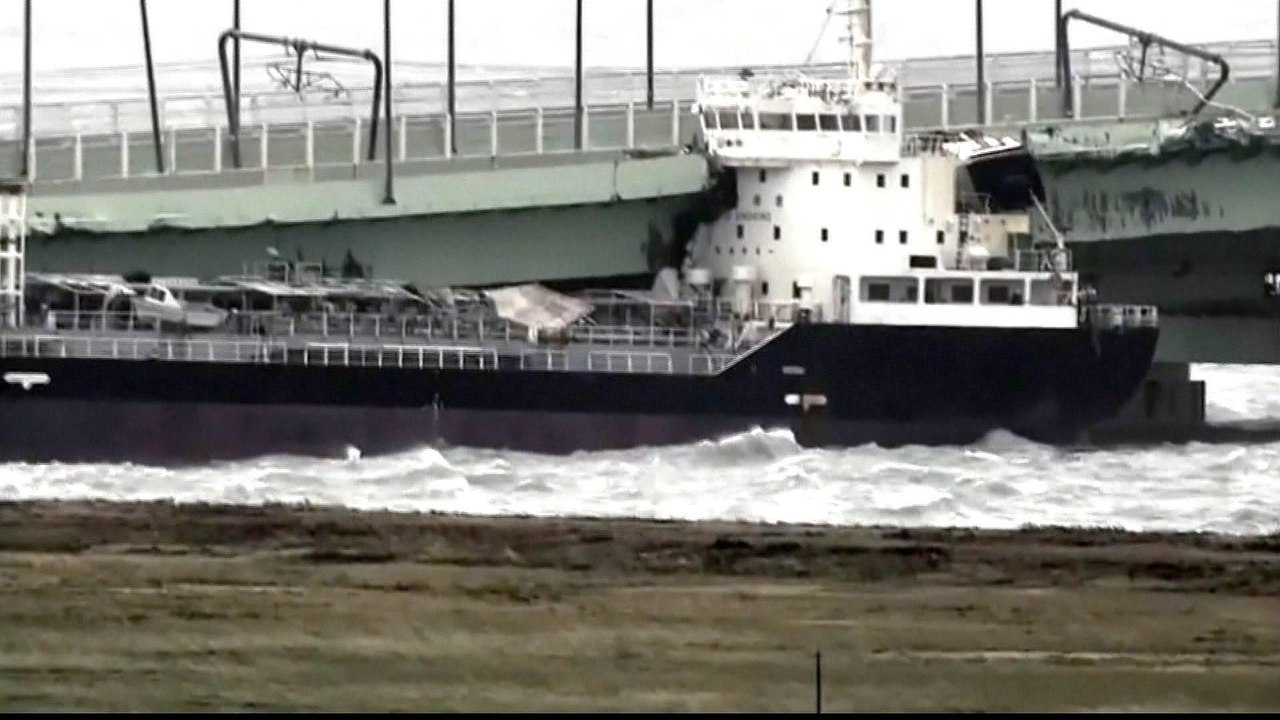 Typhoon Jebi: Strongest storm to hit Japan in 25 years