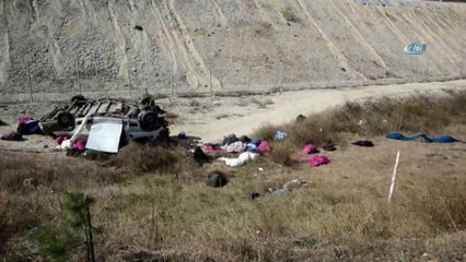 Yük dolu minibüs şarampole yuvarlandı: 1 ölü, 1 yaralı