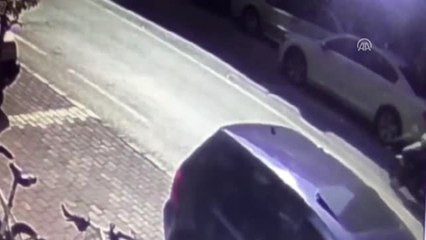 Otomobile Taş Atıp 66 Bin Lirayı Gasbettiler - Bursa