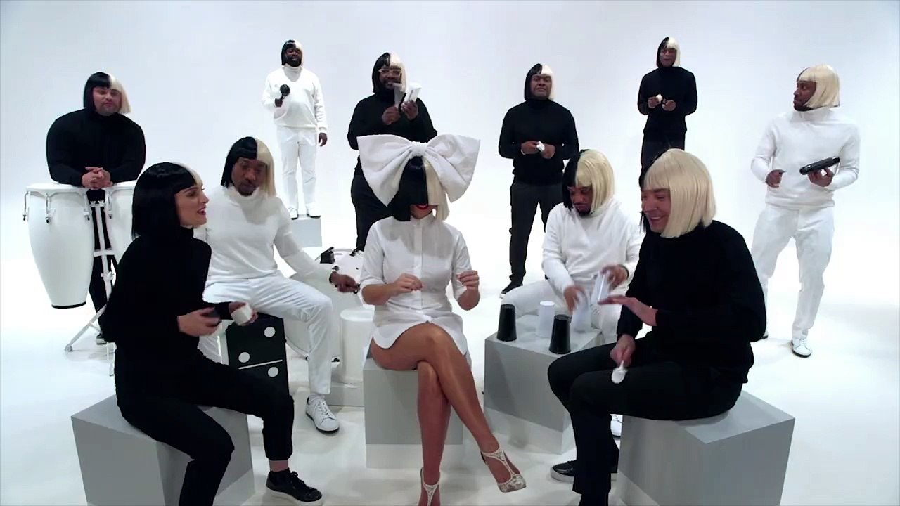 Déguisés, Sia, Natalie Portman et Jimmy Fallon improvisent une chanson