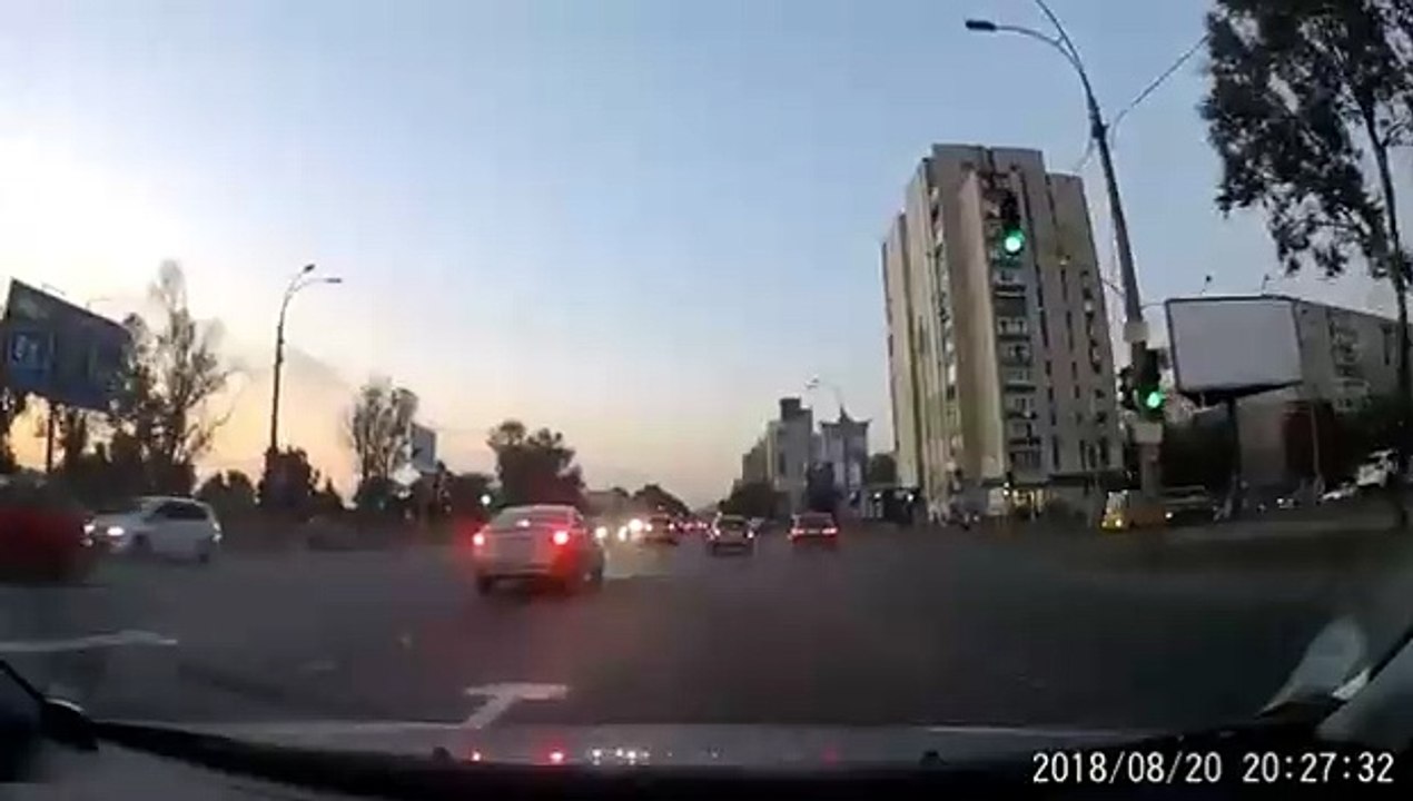 por ir a gran. velocidad ocasiona un accidente el bmw