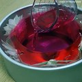 WOW! These jelly cakes look like flowers in a drop of water!Credit: Gelatin Art Market
