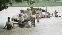 Uttar Pradesh's Kanpur experiences flood-like situation as Ganga crosses Danger Line | Oneindia News