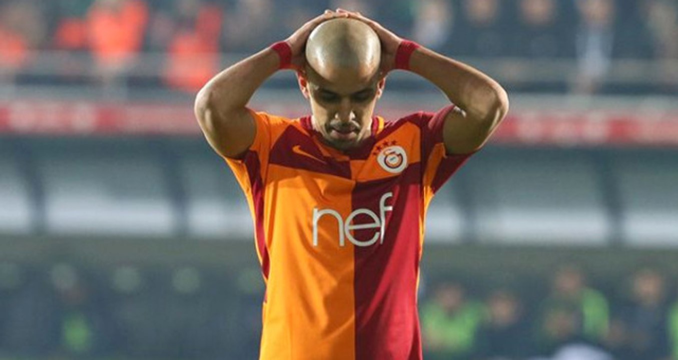 Galatasaraylı Feghouli, "Takımdan Ayrılacak Mısın?" Sorusuna Kızdı