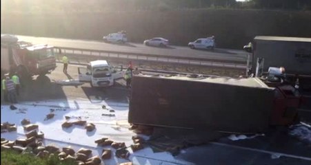 Üçüncü Köprü Yolunda, Seyir Halindeki TIR'ın, Otomobile Arkadan Çarptığı Kazada 1 Kişi Öldü