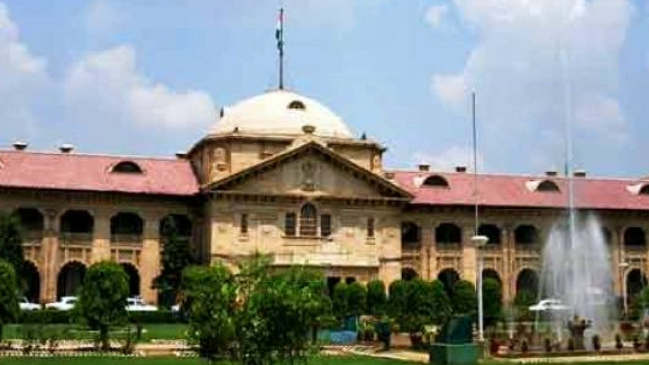 जब इंदिरा गांधी को पीएम की कुर्सी से हटाकर कर दिया गया 6 साल के लिए बैन