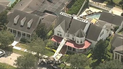 Florida: Kranwagen zerteilt exklusives Anwesen