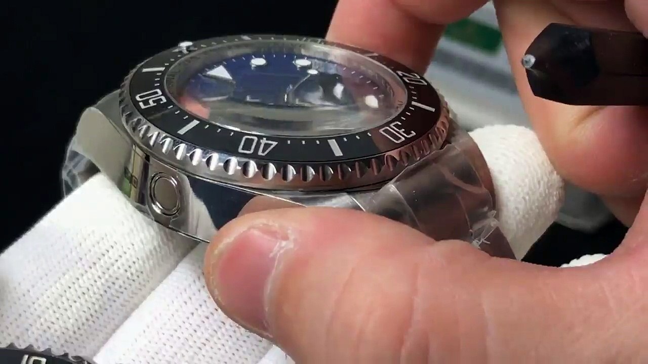 Super Rolex sea makes single scarlet water ghosts. 超级劳力士海使单红字水鬼