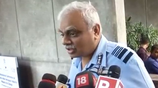 IAF Vice Chief Air Marshal SB Deo ने कहा Rafale एक शानदार लड़ाकू विमान है । वनइंडिया हिंदी