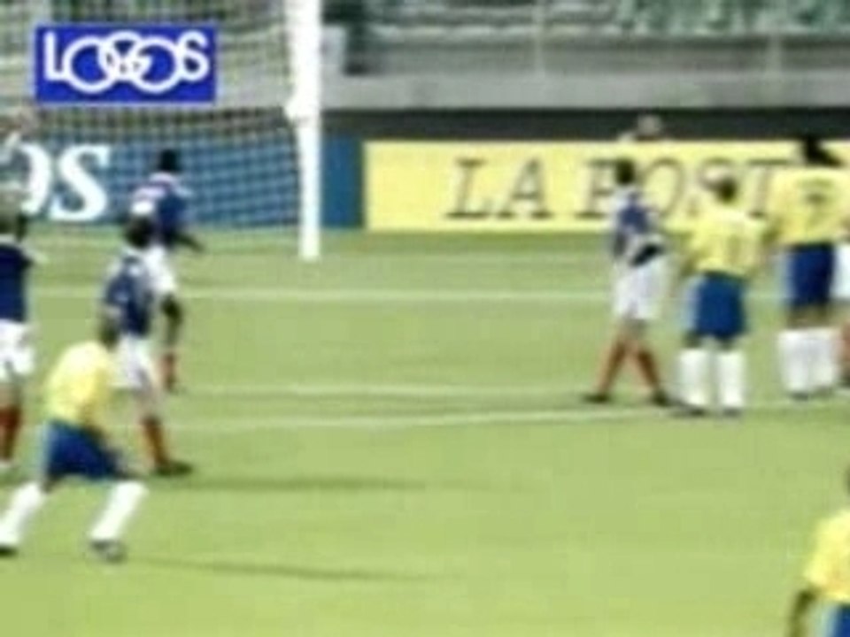 Coup franc entrant de roberto carlos