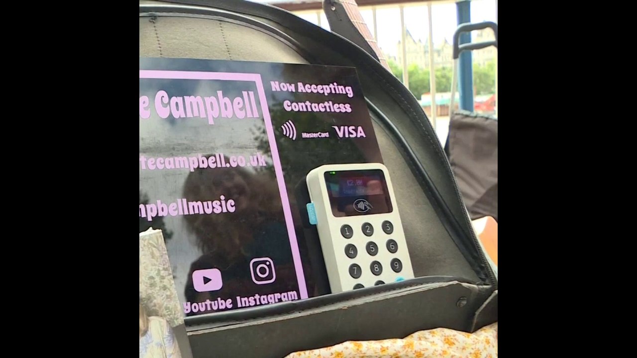 Londres: Le paiement sans contact se généralise dans la rue comme à l'église