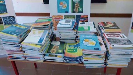 Nikolla: Tekstet shkollore me standarte dhe te pajisur me CD