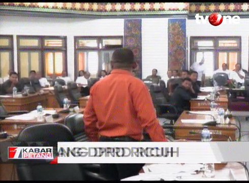 Sidang APBD 2018 DPRD NTT Berlangsung Ricuh