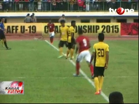 Suporter Ricuh, Pagar Tribun Stadion Singaperbangsa Roboh