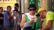 Tourists flout Florence's new ban on eating in public