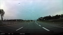 فيديو سائق ينجو من حادث مميت بفضل نظام القيادة الذاتية