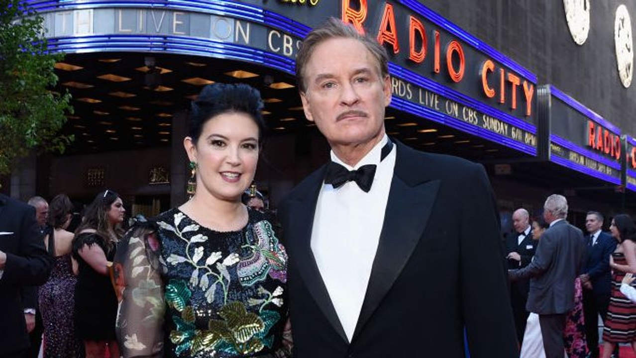 Phoebe Cates And Kevin Kline Beat All Odds Against Their Relationship Video Dailymotion