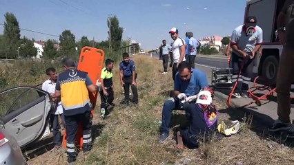 Otomobil kamyona çarptı: 1 ölü, 4 yaralı - SİVAS