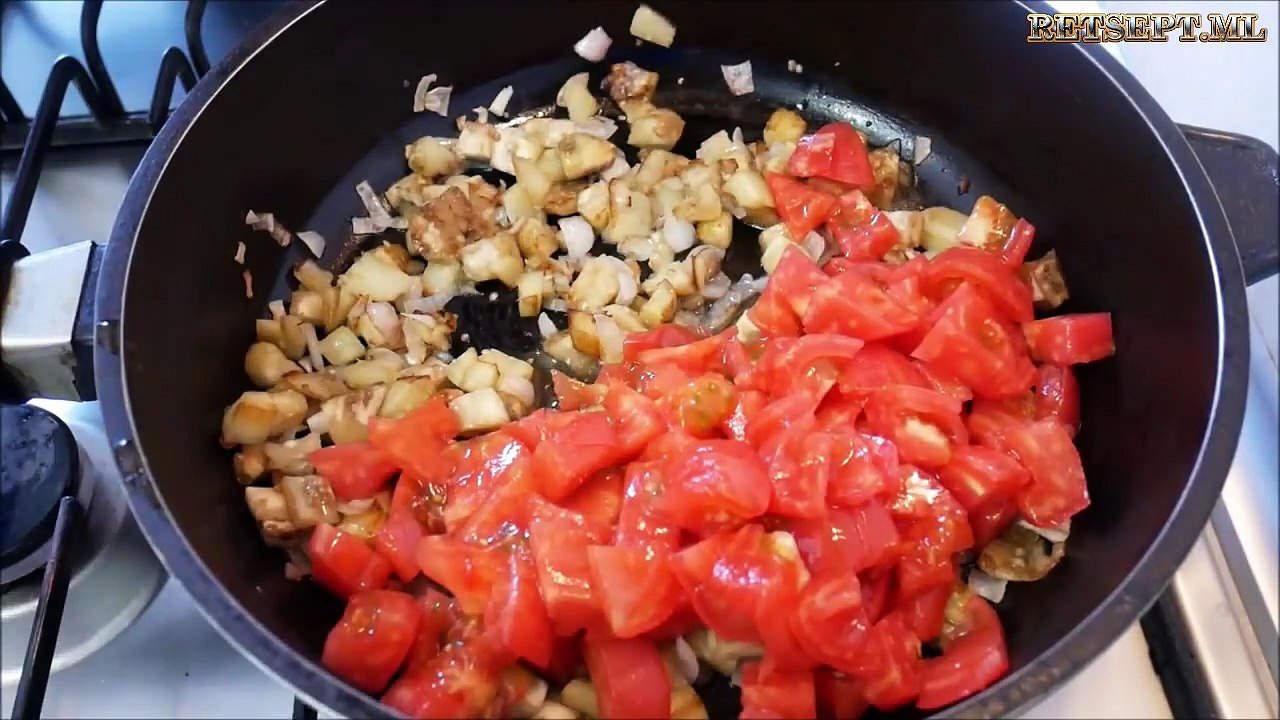 Баклажаны  фаршированные мясом и помидорами