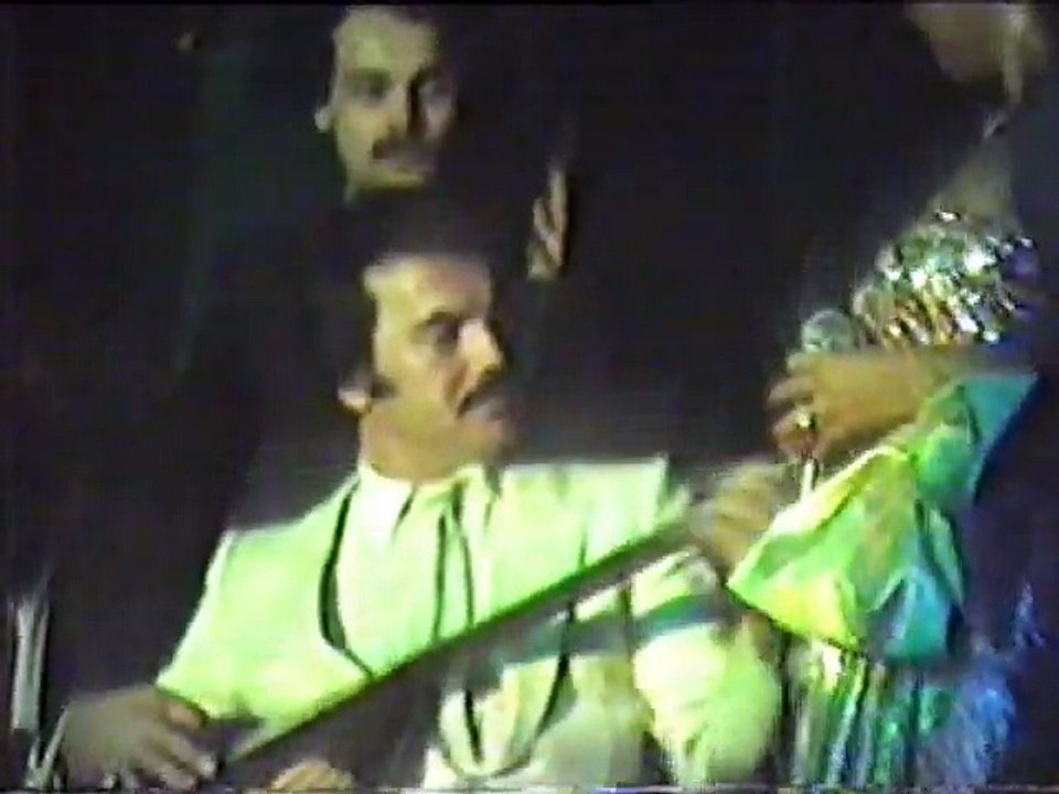 ORHAN GENCEBAY-"HATASIZ KUL OLMAZ"-(Canlı Performans)