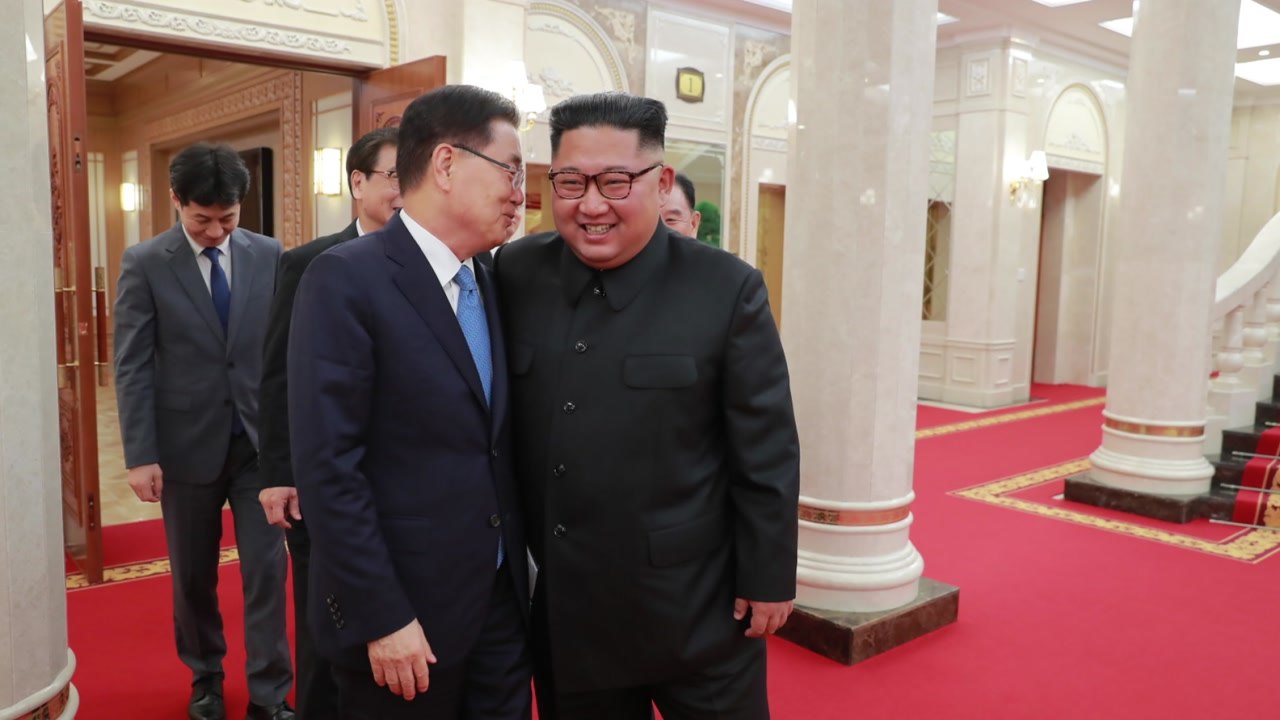 특사단 10시 40분 방북 결과 브리핑...정상회담 일정 확정 관심 / YTN