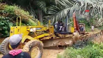 Top Amazing Super Biggest Heavy Equipment Bulldozer Stuck & Recovery(1)