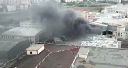 İstanbul'da Sanayi Sitesinde Bulunan Bir Fabrikada Yangın Çıktı