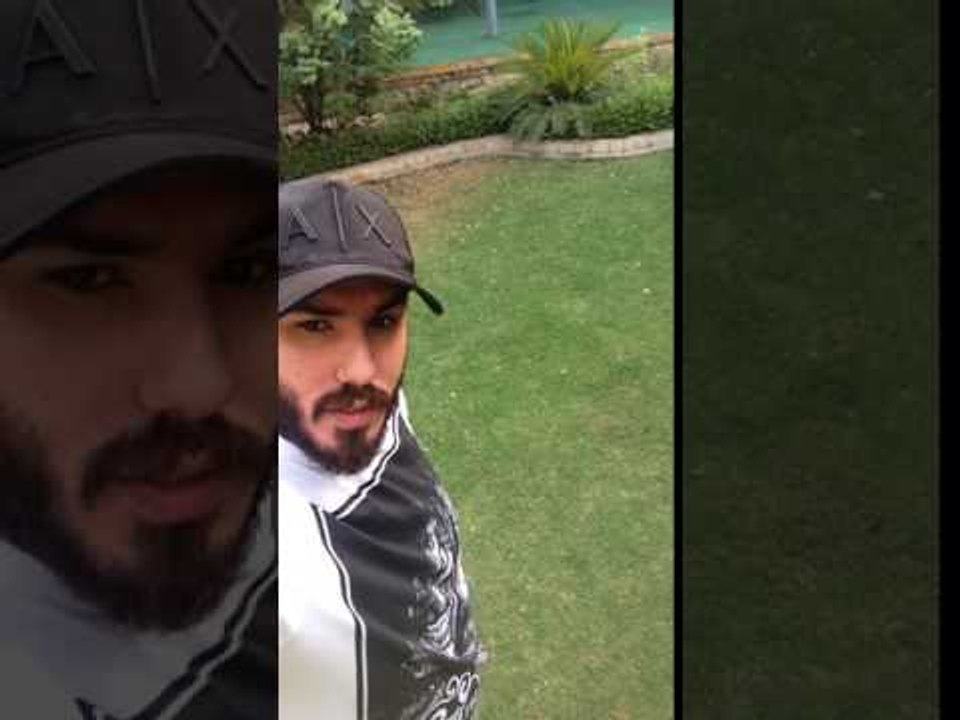 اهداء الفنان نور الزين الباشا الى مؤسسة صلاح دخ...