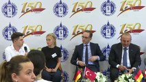 Dışişleri Bakanı Çavuşoğlu, öğrencilerin sorularını cevapladı (1)  - İSTANBUL
