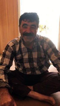 Couper une pastèque en deux avec son doigt